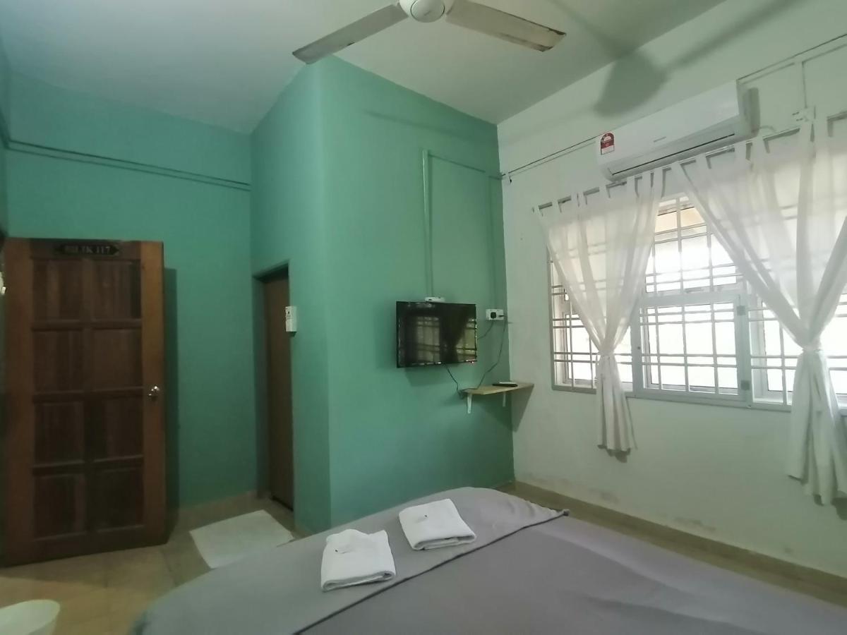 Fbs Inn Dungun Exterior photo