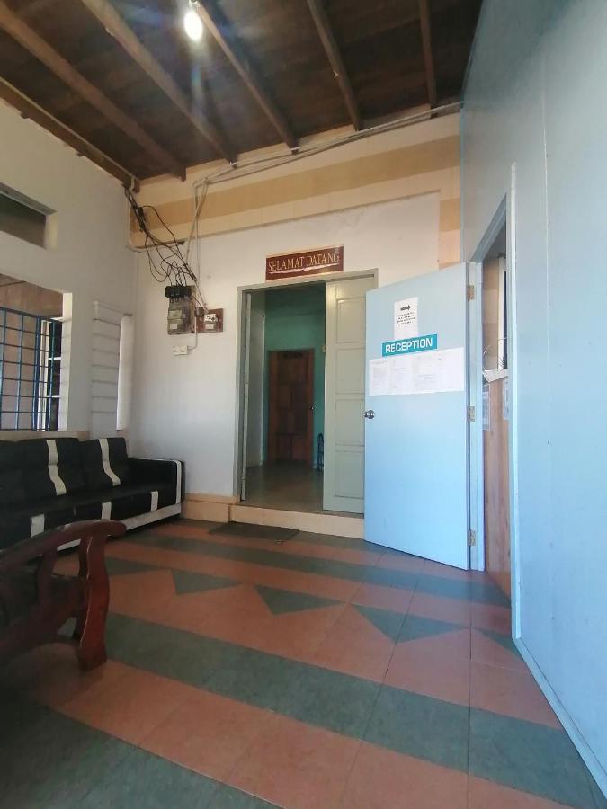 Fbs Inn Dungun Exterior photo
